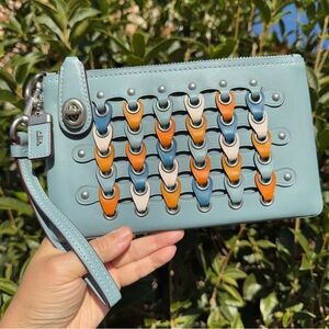 Coach Turnlock Wristlet 21 With Colorblock Coach Link 86922